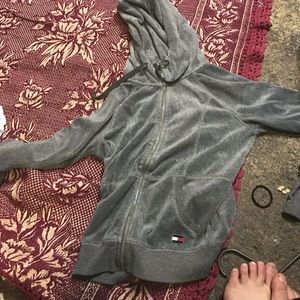 Brand: Tommy Hilfiger size: medium color:gray